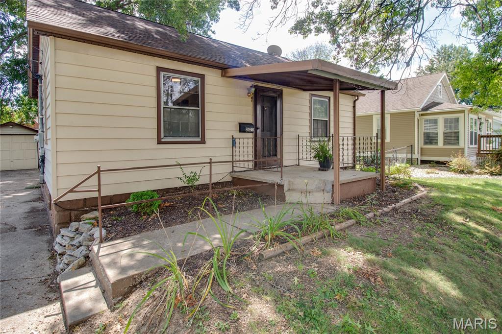 3423 Thomas Avenue Property Photo 3