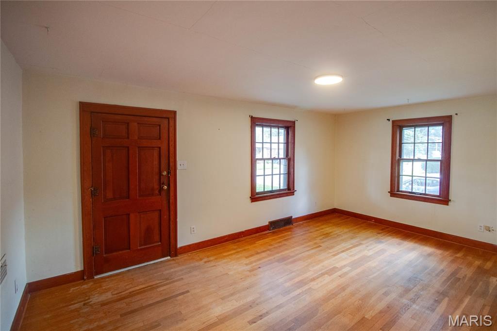 3423 Thomas Avenue Property Photo 6