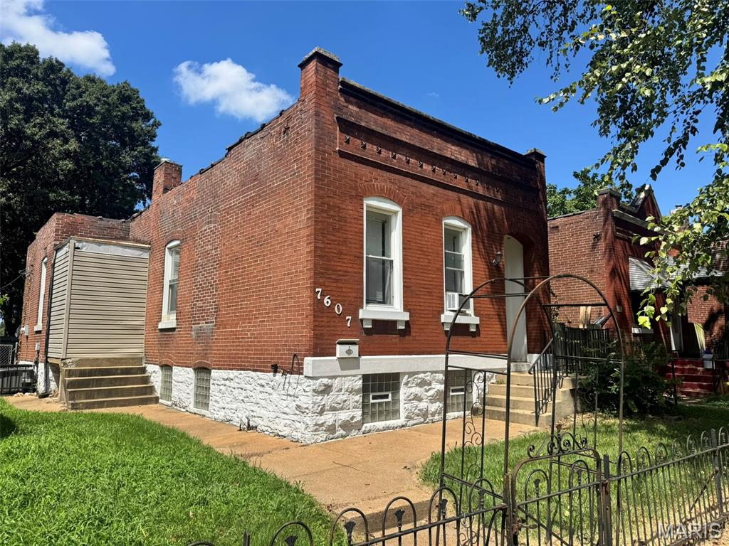 7607 Vermont Avenue Property Photo 1