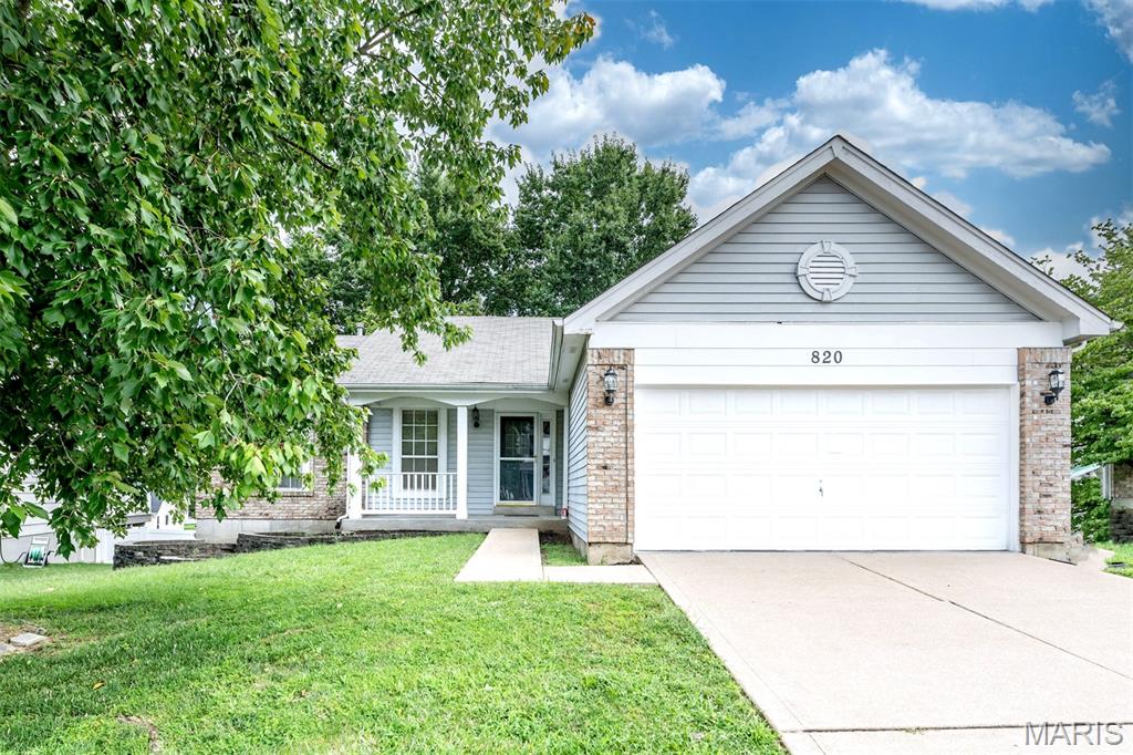 820 Fall Crown Lane Property Photo 1