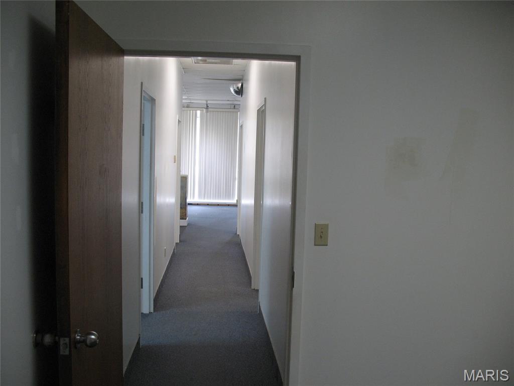 760 S Kingshighway E Property Photo 6
