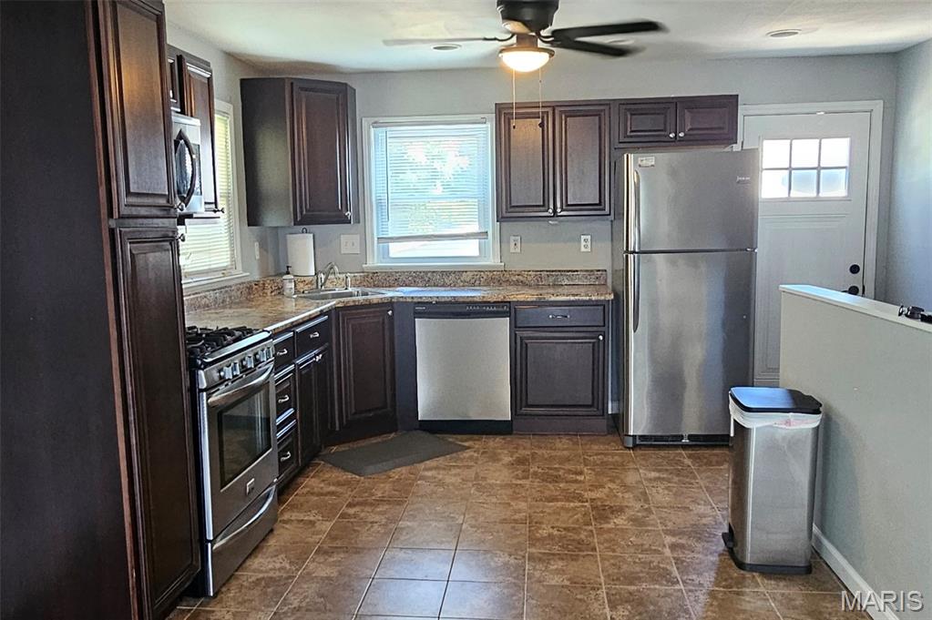 1822 Pine Tree Street Property Photo 3
