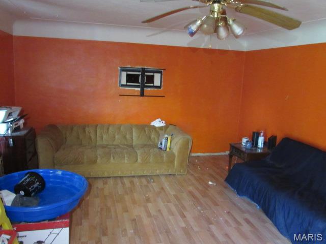 5409 Evergreen Street Property Photo 5