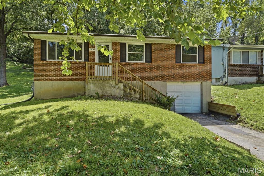 7506 Blanding Property Photo 1