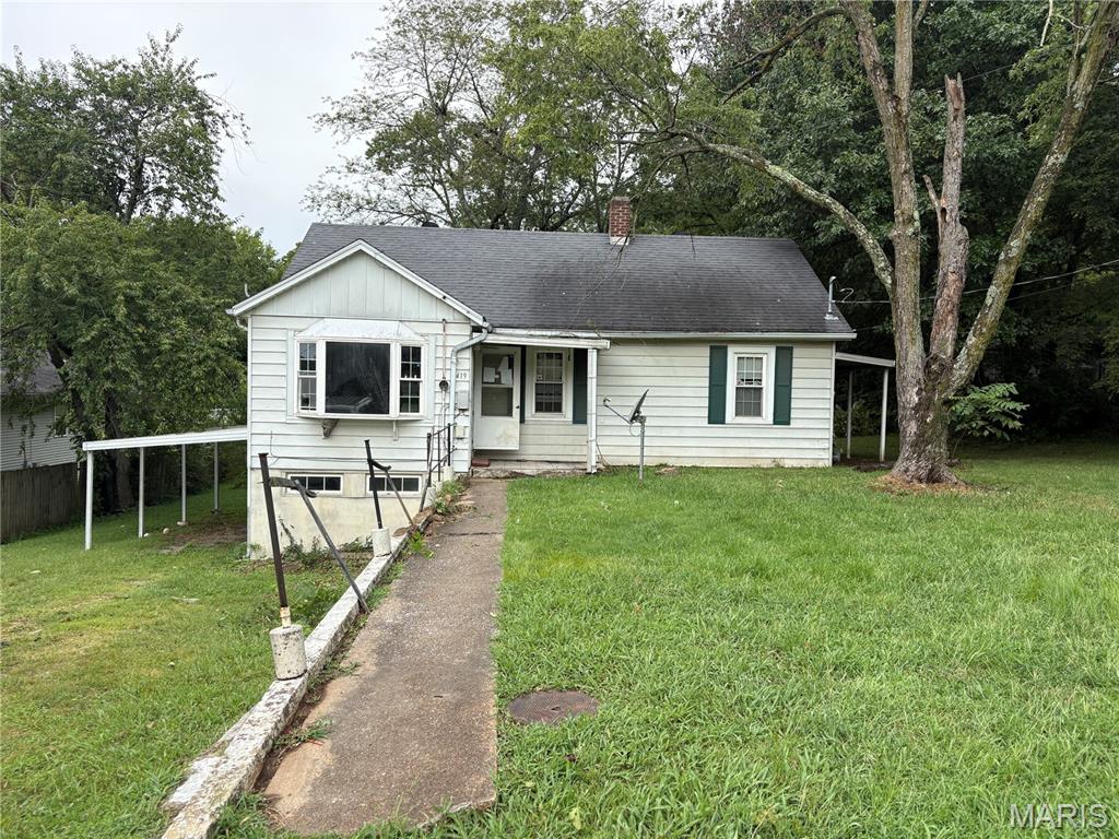 419 N Shawnee Boulevard Property Photo 1