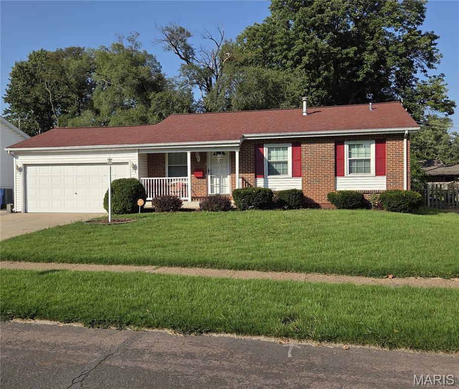 1095 Thompson Drive Property Photo 1