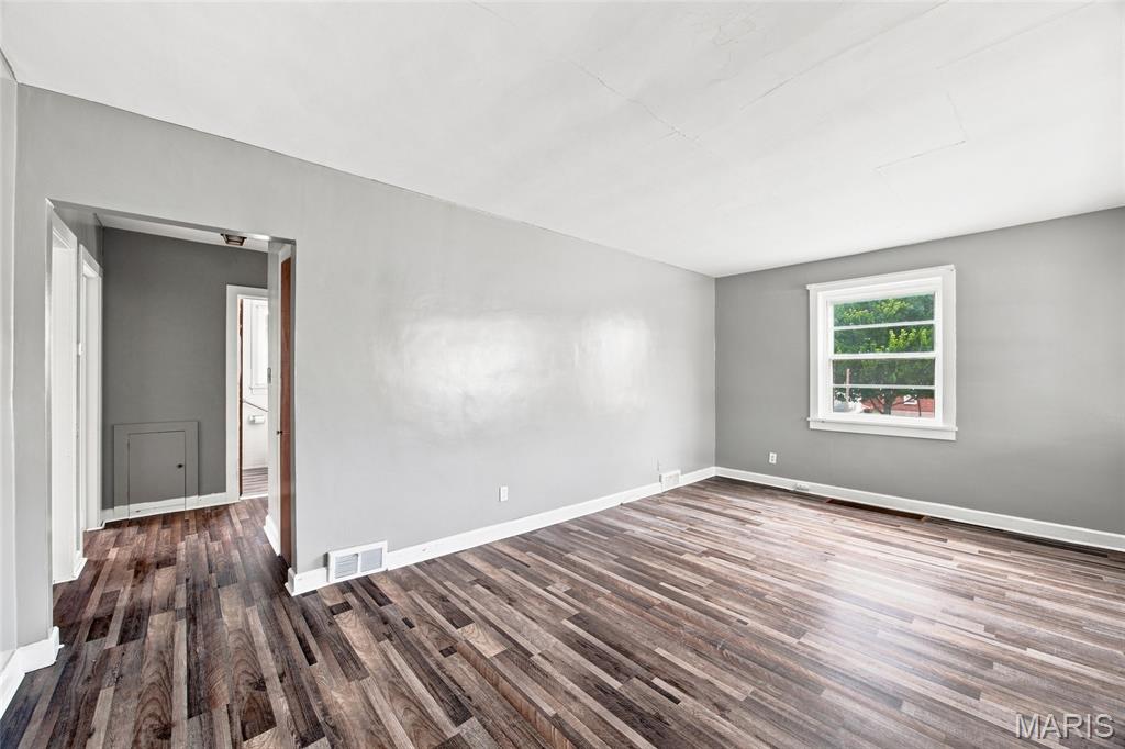 413 W 9th Street Property Photo 5