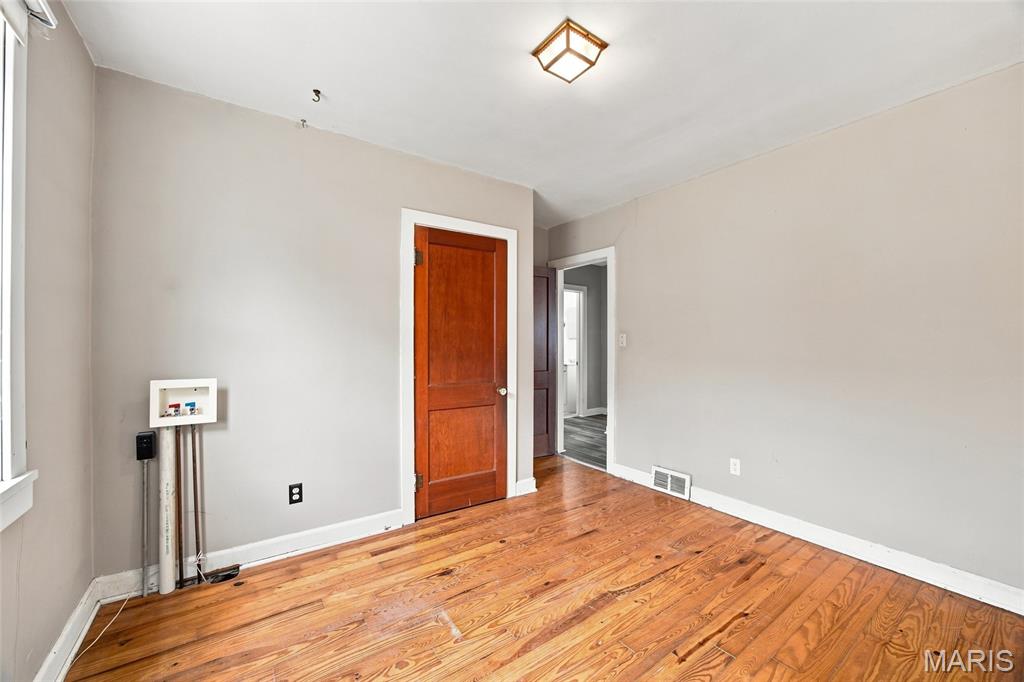 413 W 9th Street Property Photo 11