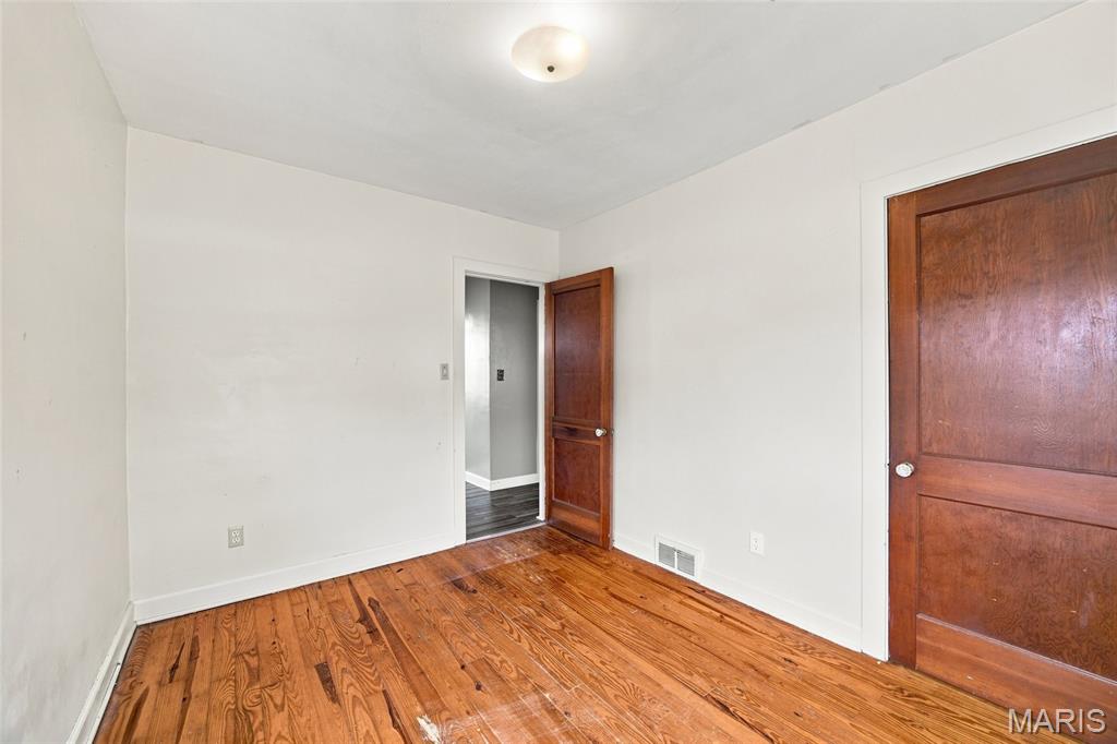 413 W 9th Street Property Photo 16