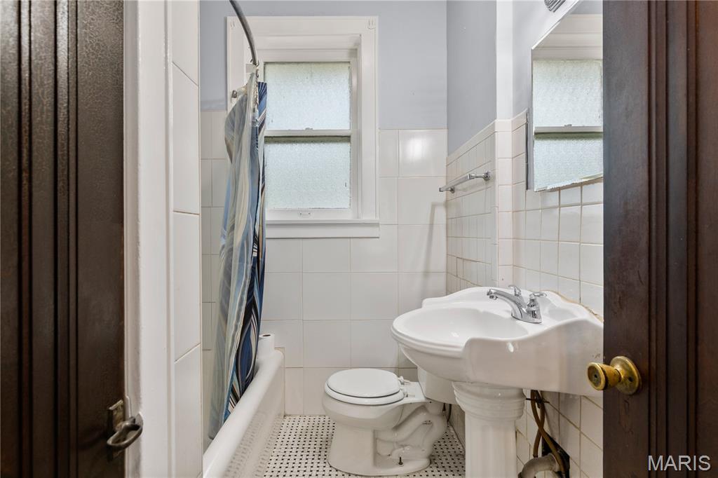 9825 Ventura Drive Property Photo 15