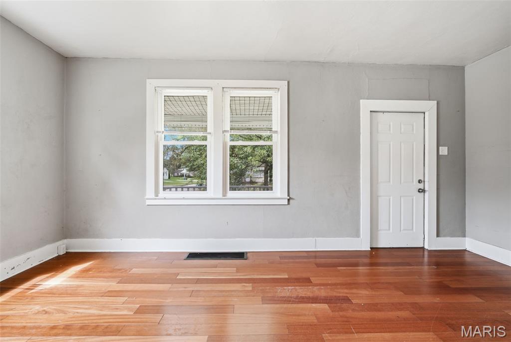 7546 Lynn Avenue Property Photo 4