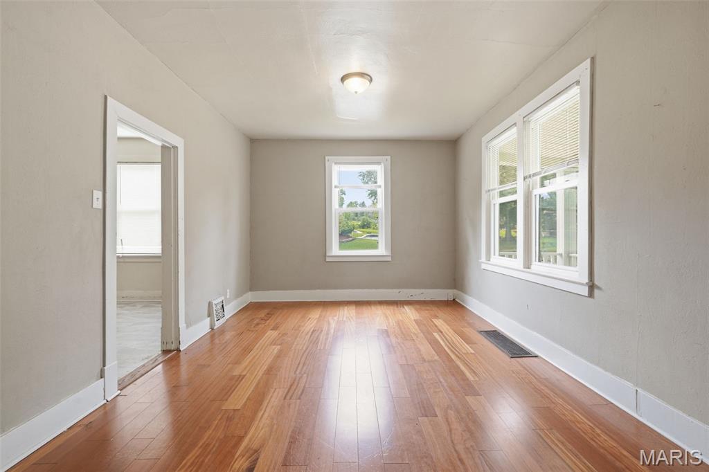 7546 Lynn Avenue Property Photo 6