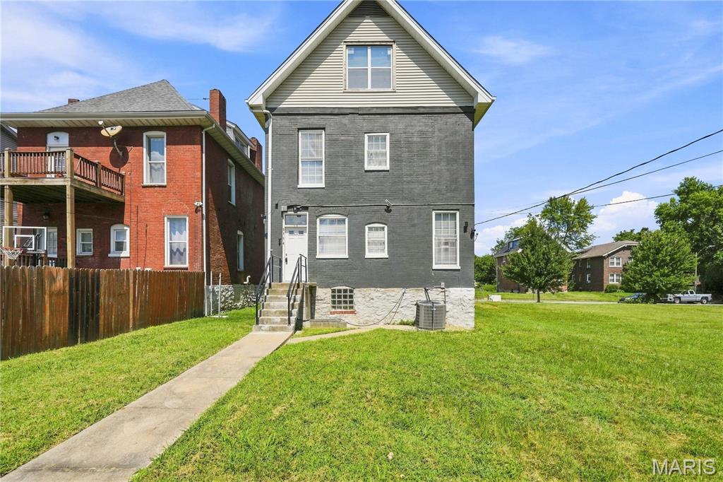 5714 Maple Avenue Property Photo 2
