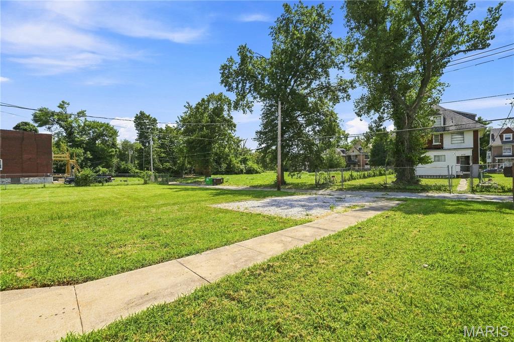 5714 Maple Avenue Property Photo 29
