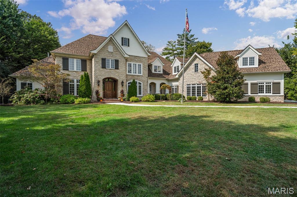 2457 Town And Country Lane Property Photo 2