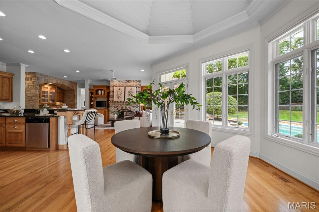 2457 Town And Country Lane Property Photo 26