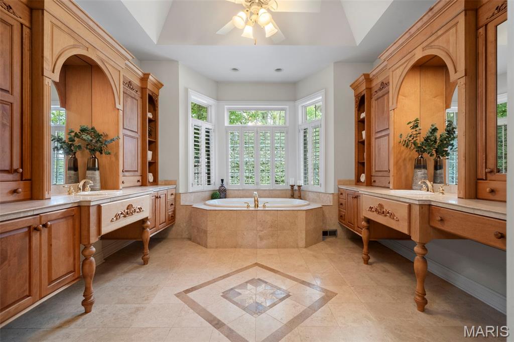 2457 Town And Country Lane Property Photo 33