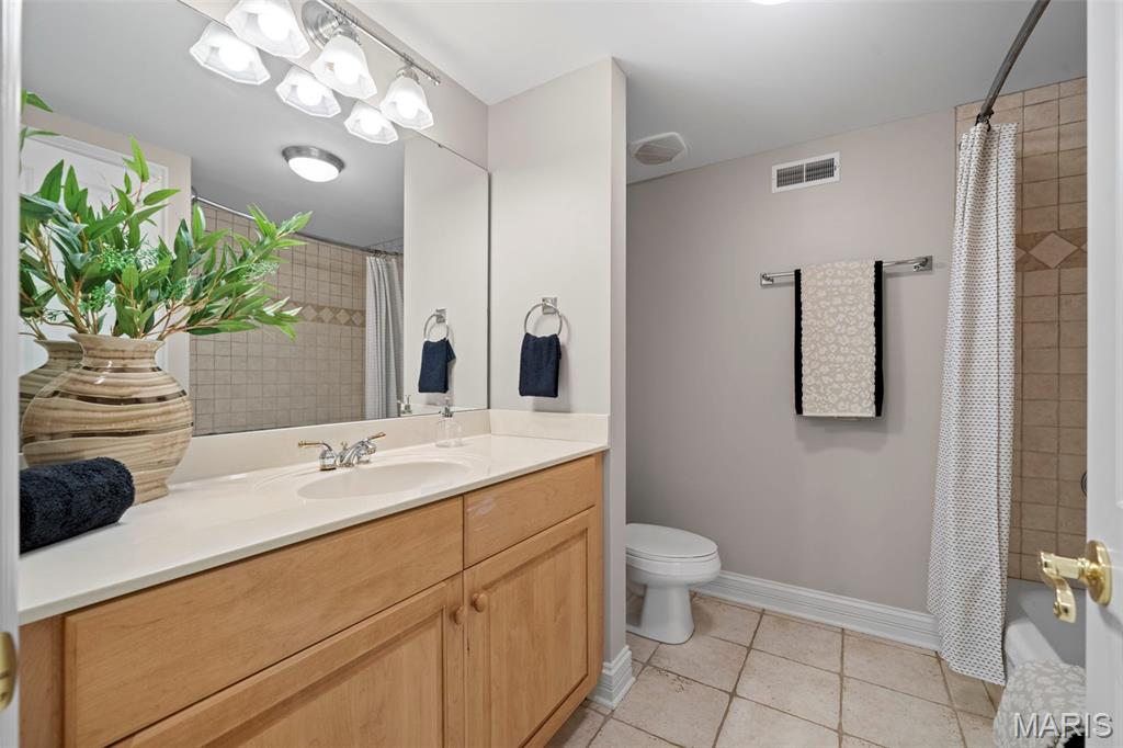 2457 Town And Country Lane Property Photo 64