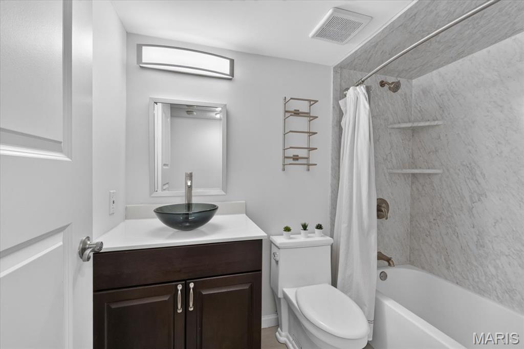 550 Coeur De Royale Drive 404 Property Photo 25