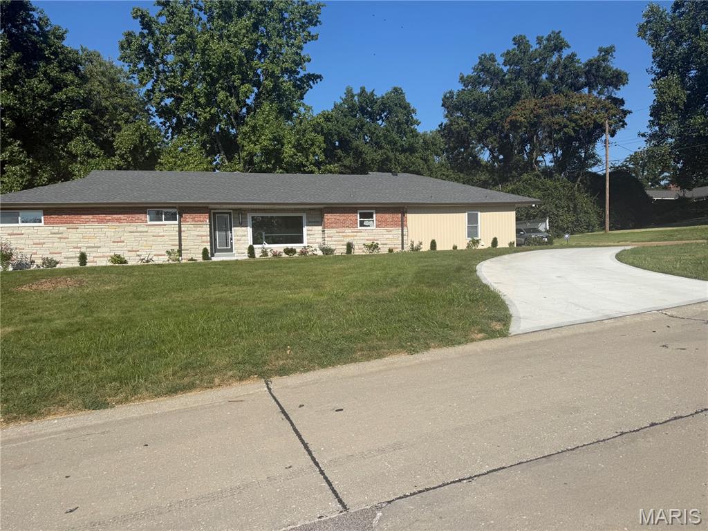 2 Dorclin Lane Property Photo 1