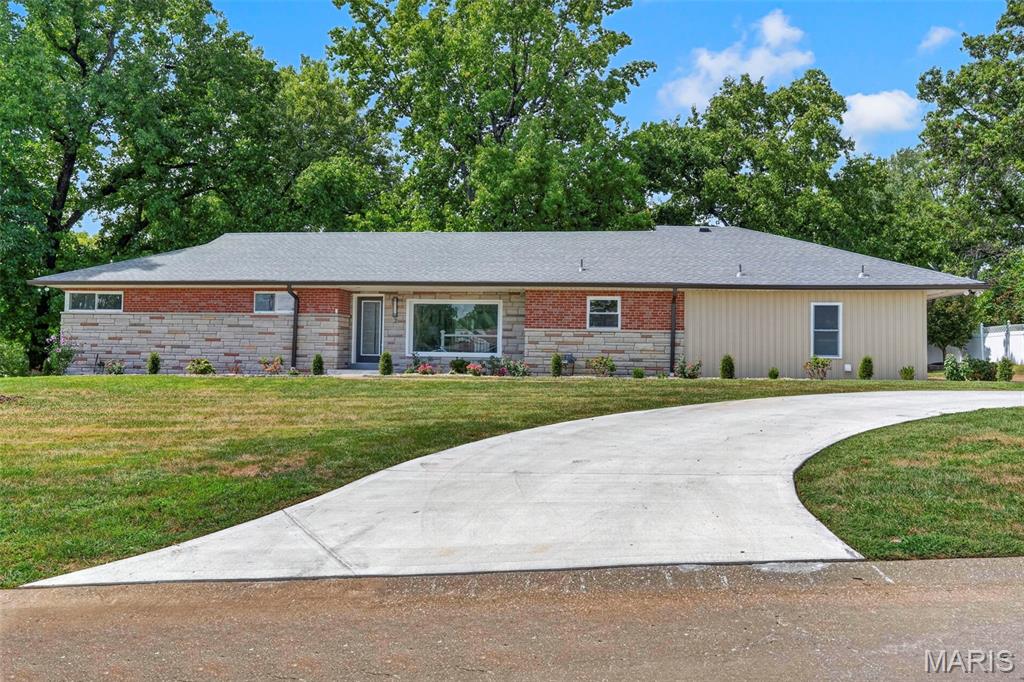 2 Dorclin Lane Property Photo 1