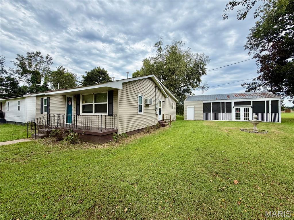 511 Dixie Street Property Photo 2