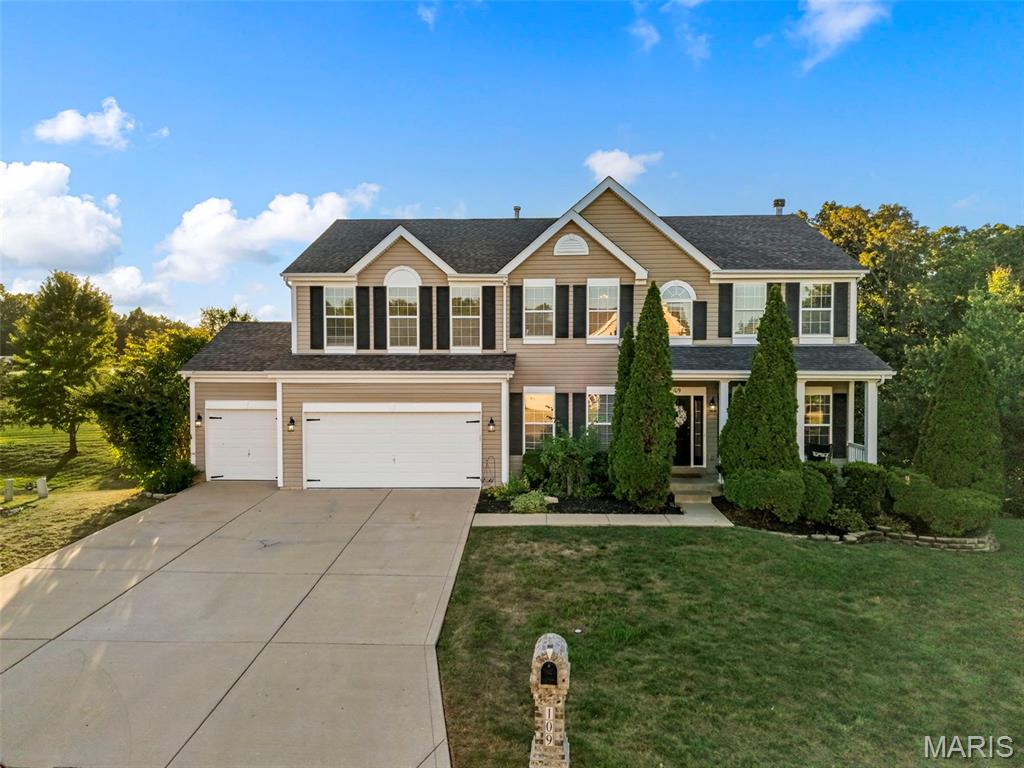 109 Crimson Oaks Court Property Photo 1