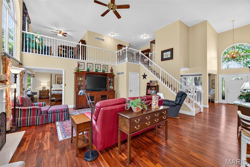 730 Longfellow Circle Property Photo 4