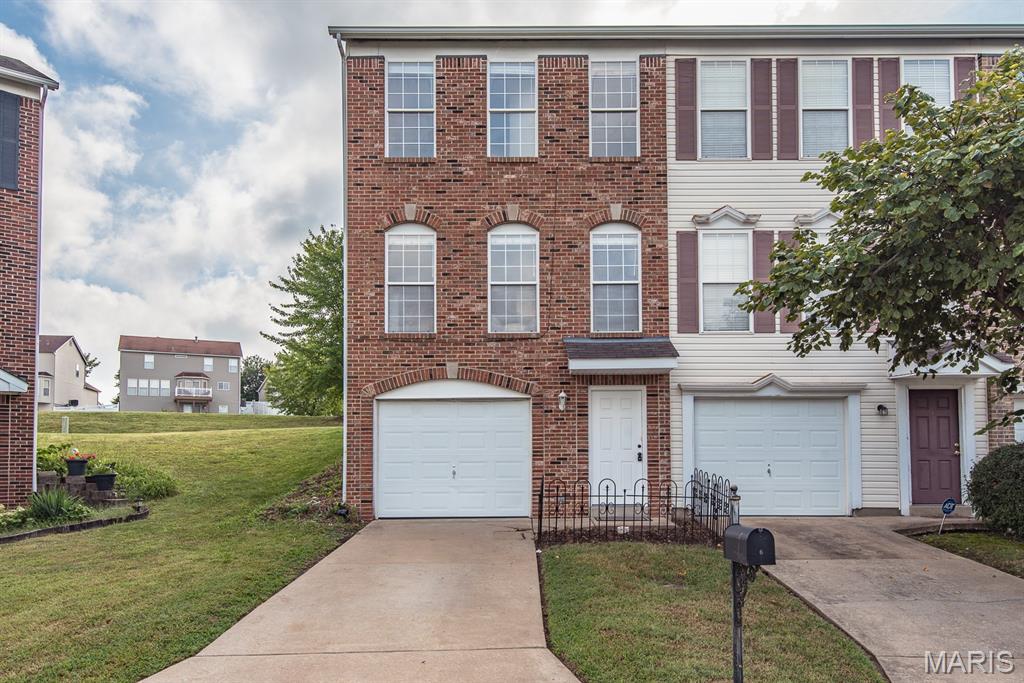 6 Robinson Circle Drive Property Photo 1