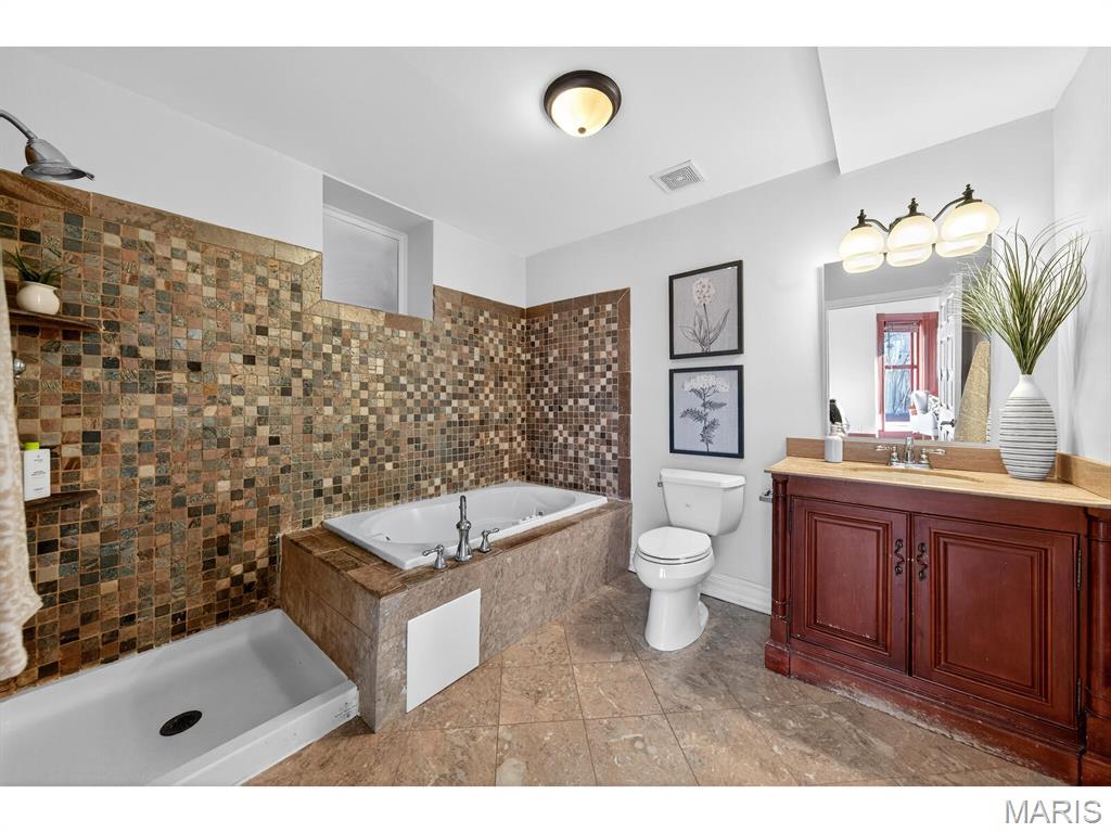 26054293 Property Photo 25