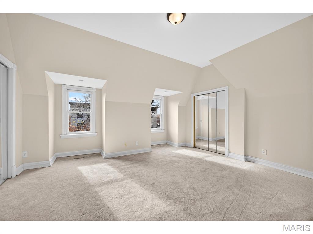 26054293 Property Photo 32