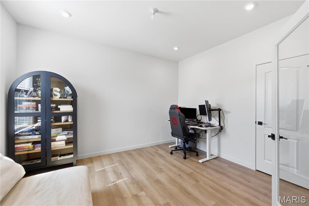 221 Kerry Downs Drive Property Photo 12
