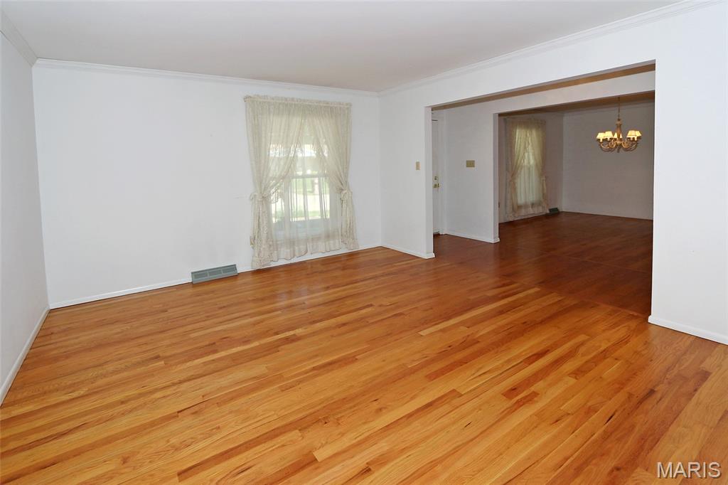 4828 Broad Oak Drive Property Photo 3