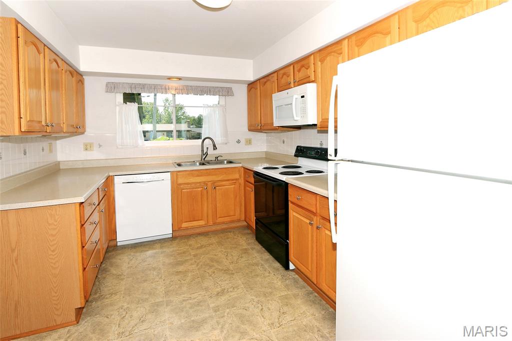 4828 Broad Oak Drive Property Photo 6