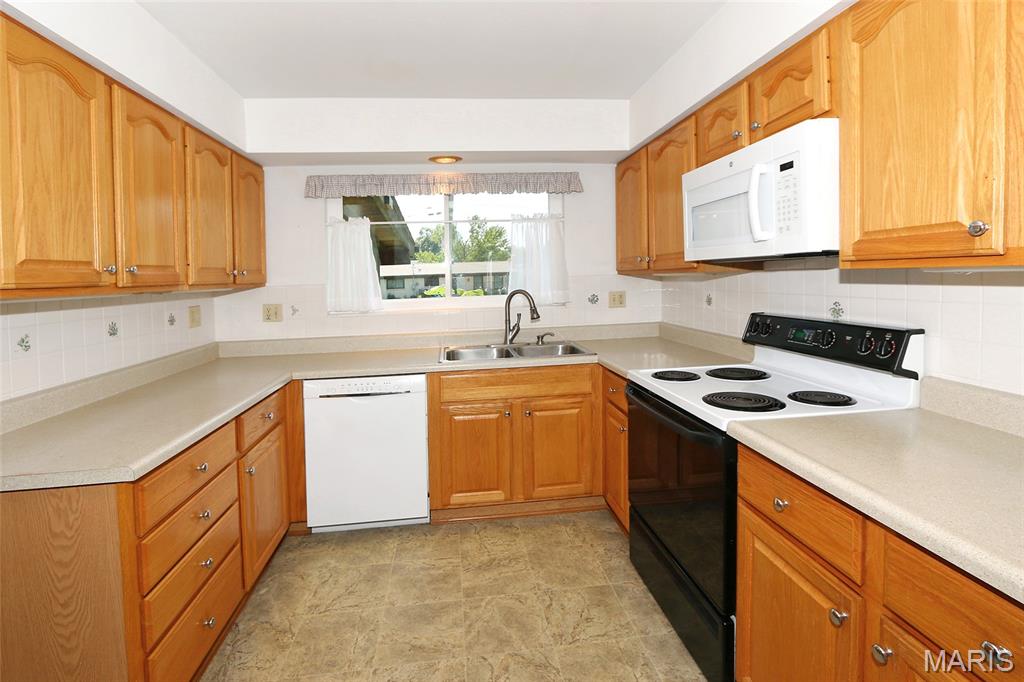 4828 Broad Oak Drive Property Photo 7
