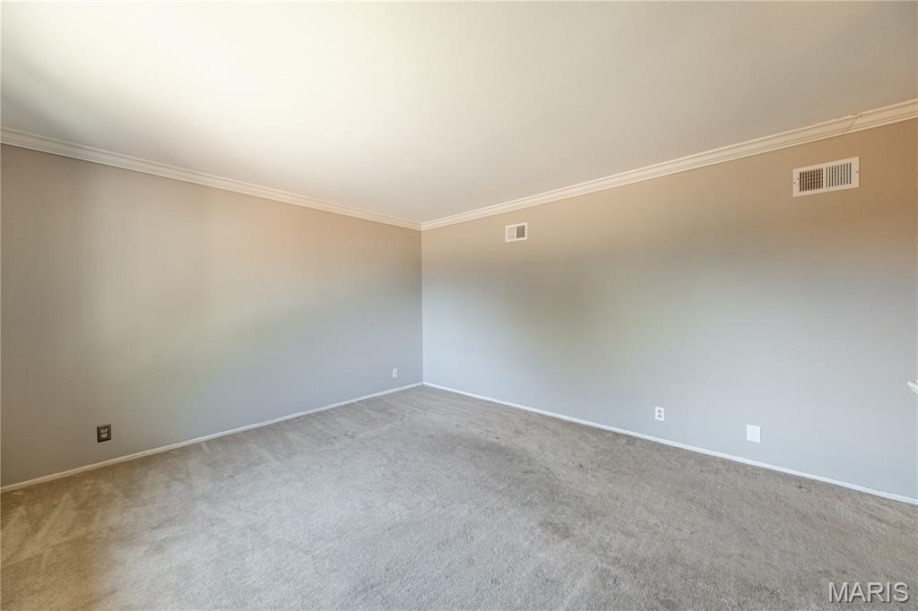 619 Robin Drive Property Photo 7