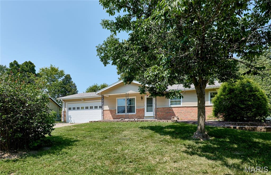 318 Capri Drive Property Photo 1