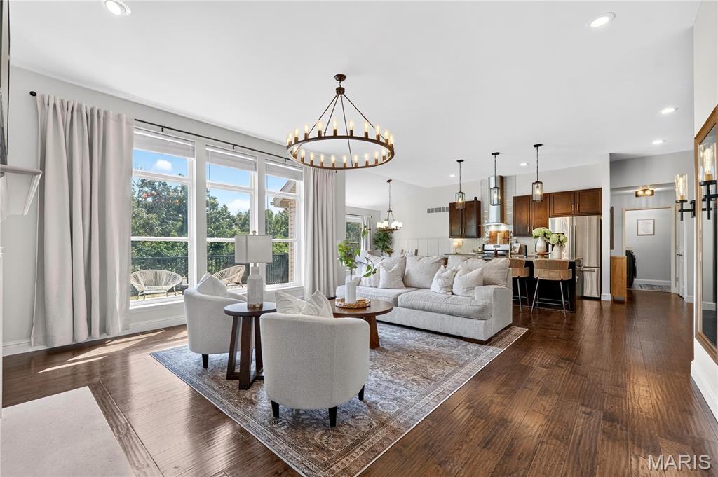 808 Autumn Rise Lane Property Photo 4