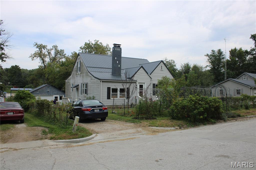 616 S. Washington St Property Photo 2