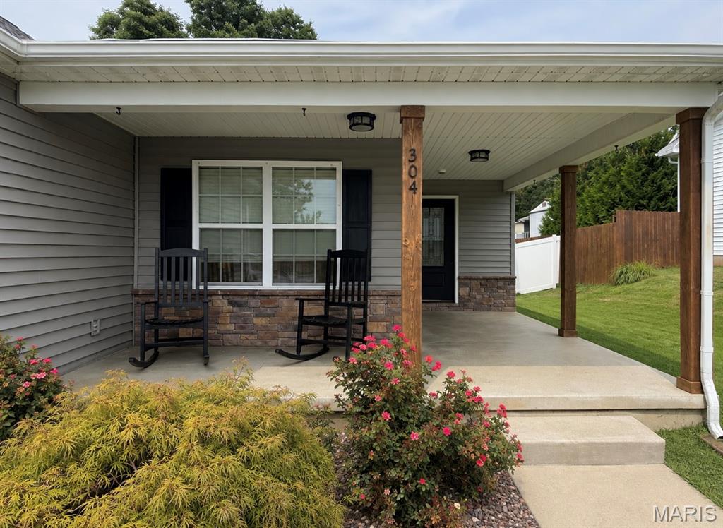 304 Kinley Drive Property Photo 3