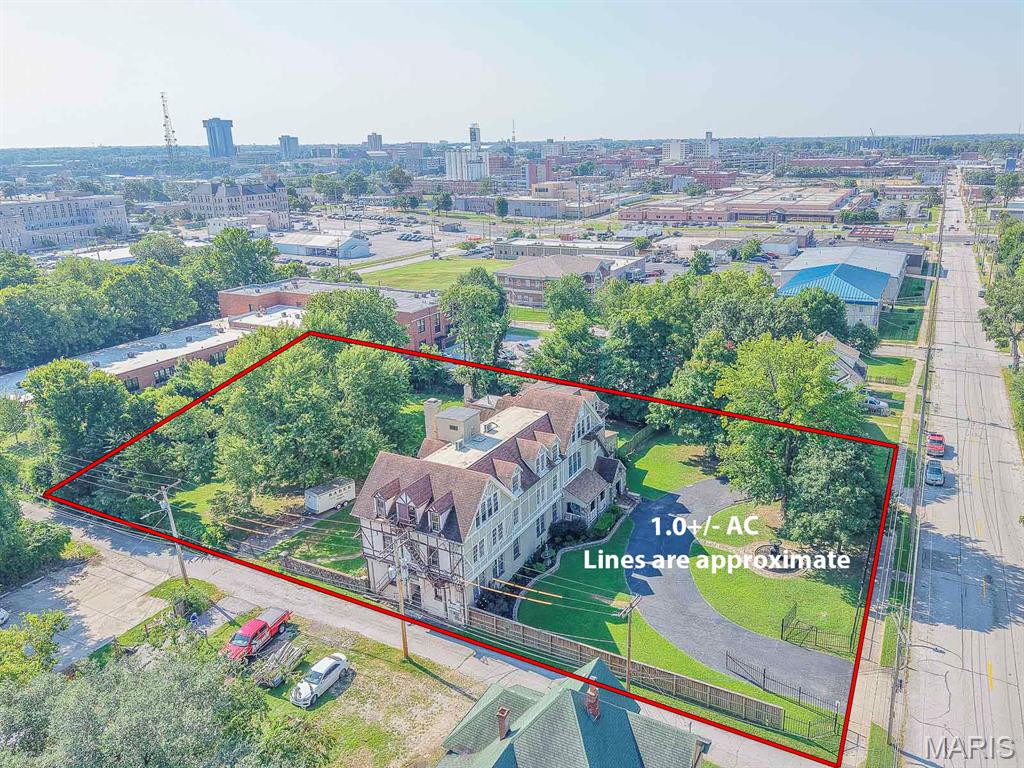 924 N Main Avenue Property Photo 1