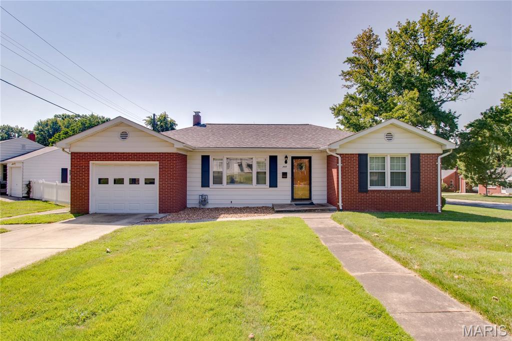 305 Brentwood Boulevard Property Photo 1