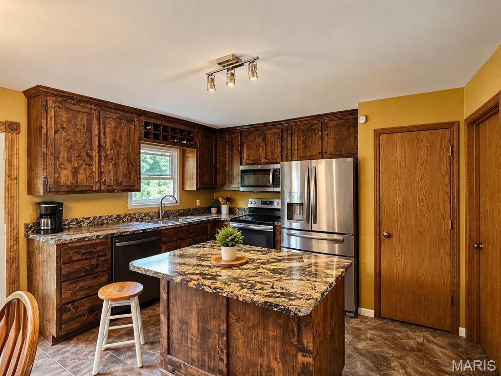 3216 Elizabeth Court Property Photo 4