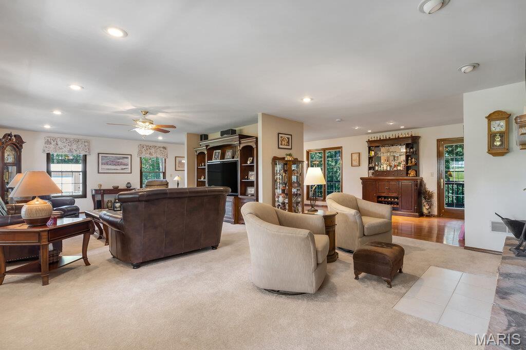 3025 Canman Lane Property Photo 18