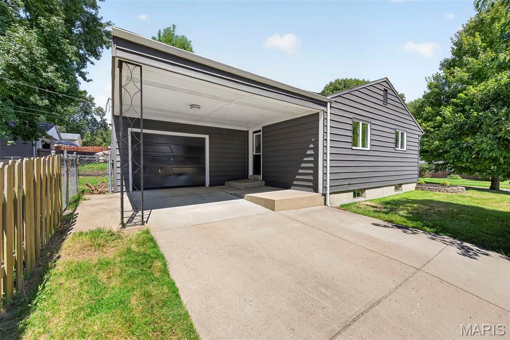 2701 Sibley Street Property Photo 2