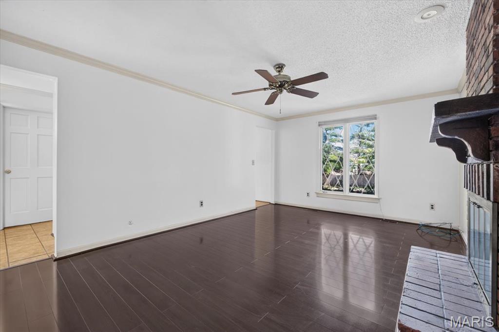 689 Henry Avenue Property Photo 3