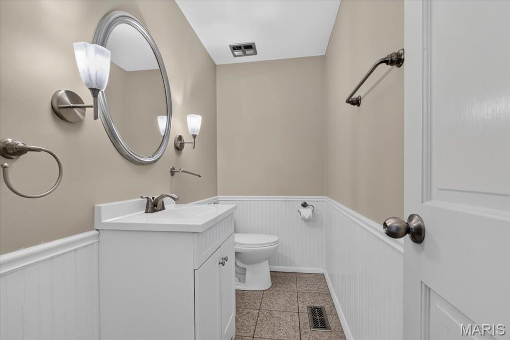 689 Henry Avenue Property Photo 12