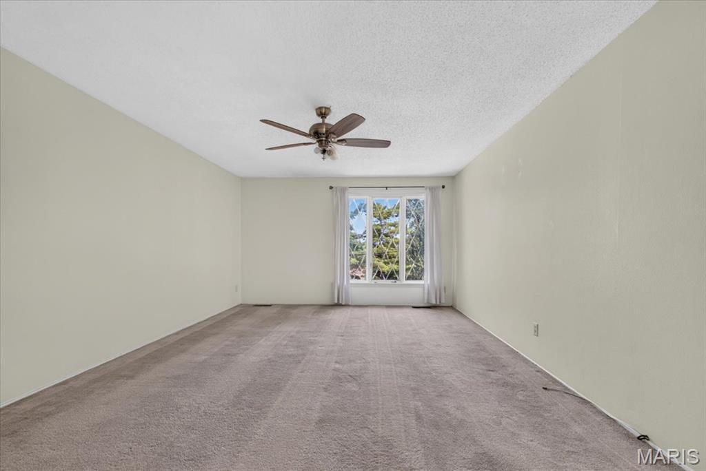 689 Henry Avenue Property Photo 18