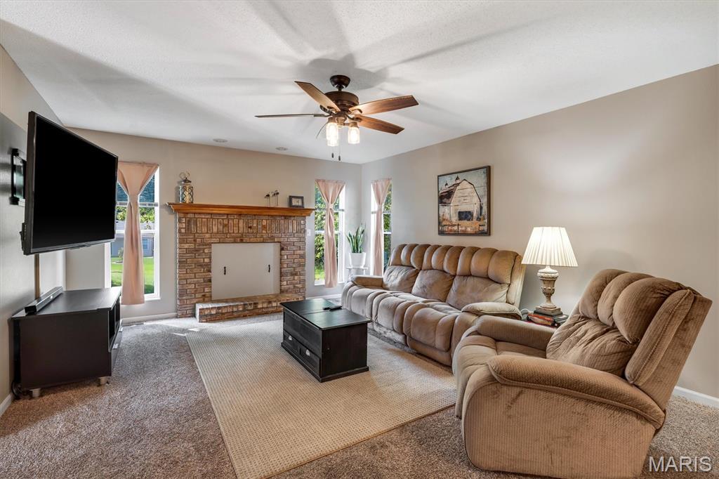 908 Amesbury Court Property Photo 6