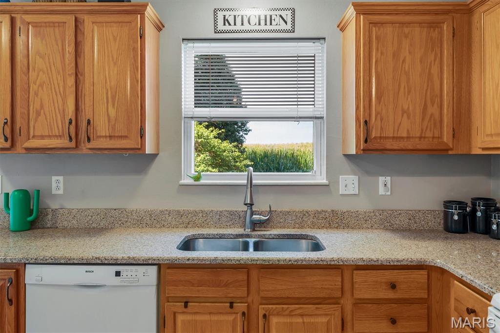 908 Amesbury Court Property Photo 12